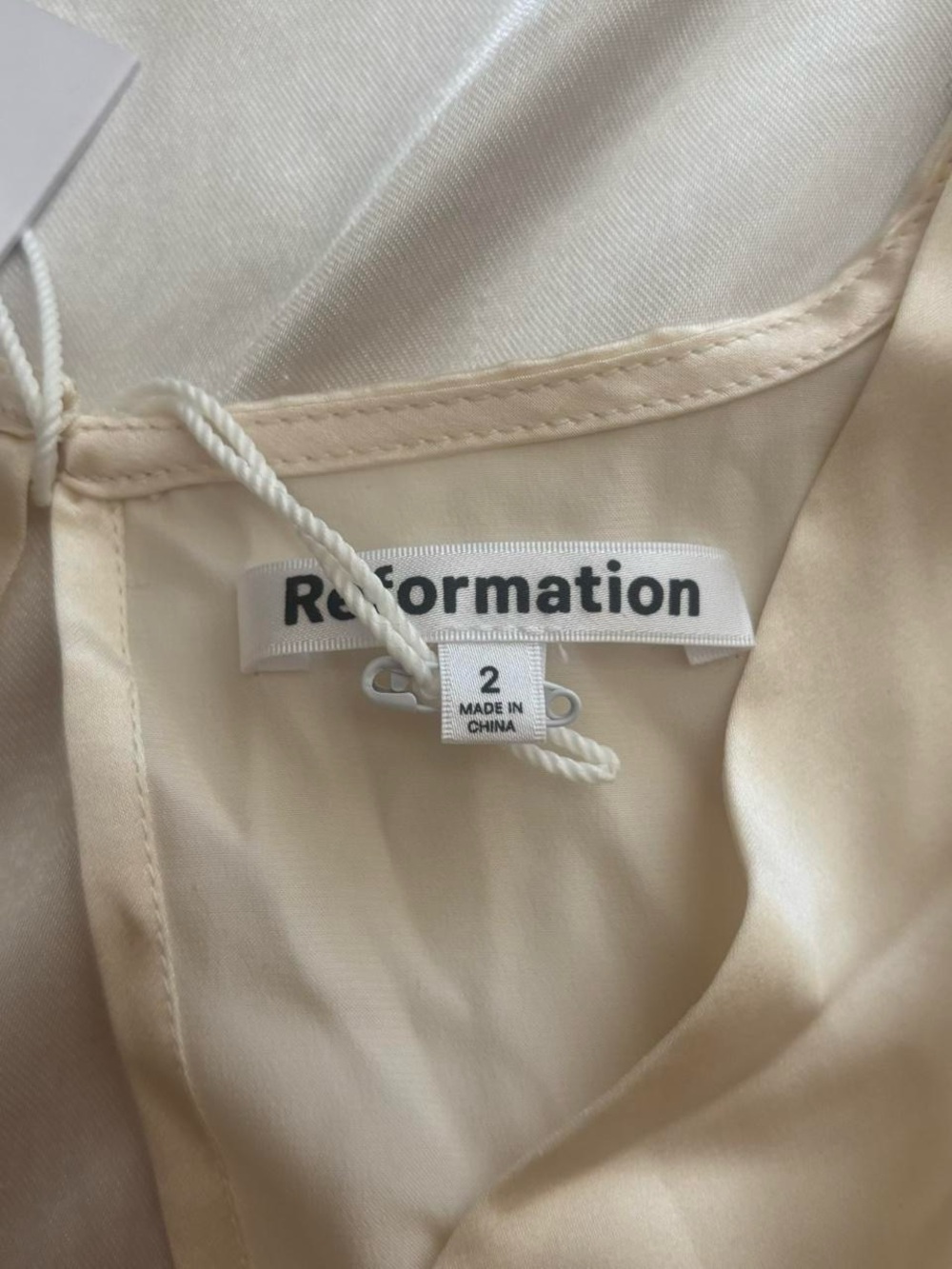 Reformation Orla Silk Too - Picture 5 of 5
